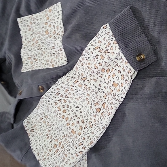 NWOT SHEIN Size Medium Black and Cream Button Down Shirt - Picture 6 of 6